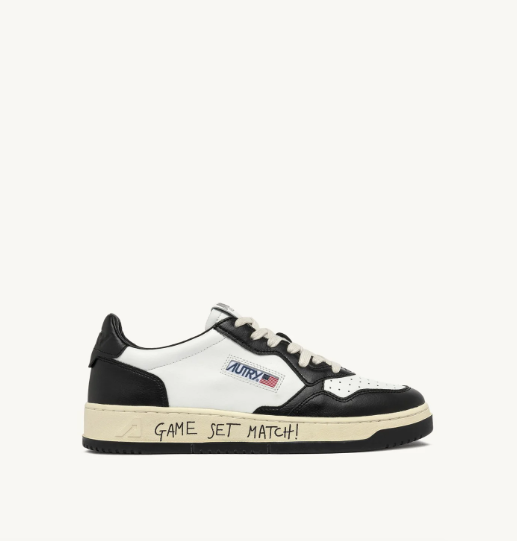 MEDALIST LOW SNEAKERS IN WHITE AND BLACK LEATHER WITH LETTERING