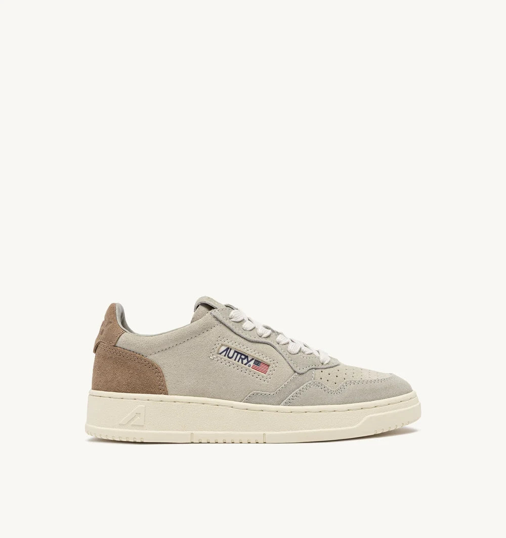 Sneakers MEDALIST - Pelican cigar suede